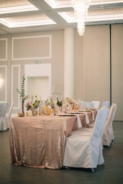 Tatilin düğün nitelikleri