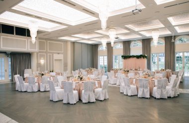 Tatilin düğün nitelikleri