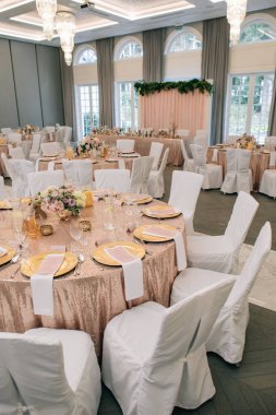 Tatilin düğün nitelikleri