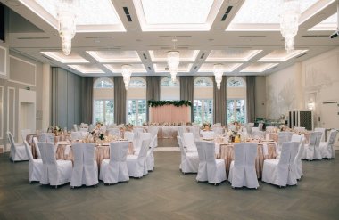 Tatilin düğün nitelikleri