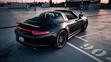 Kyiv, Ukrayna - 11.06.2021: Porsche 911 Carrera 4S Targa