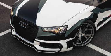 Kyiv, Ukrayna - 11,06.2021: Audi S5 