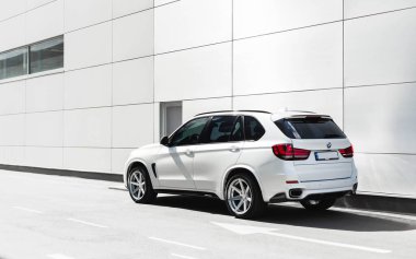 Kyiv, Ukrayna - 11,06.2021: BMW X5