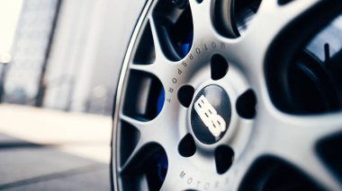 Kyiv, Ukrayna - 20.12.2020: VW Caddy BBS