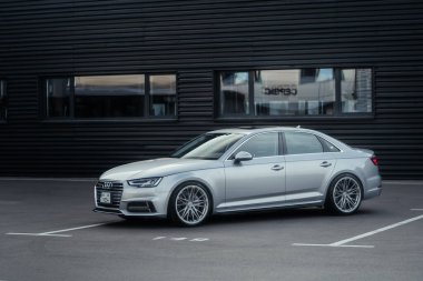 Kyiv, Ukrayna - 20.12.2020: Audi A4 B9 S-Line