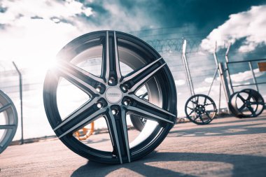 Kyiv, Ukrayna - 20.12.2020: Covid 19 Tekerlek