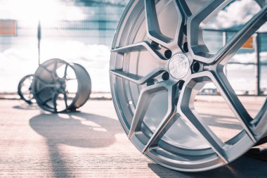 Kyiv, Ukrayna - 20.12.2020: Covid 19 Tekerlek