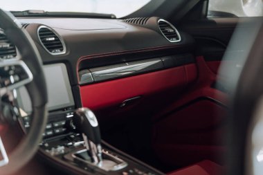 Kyiv, Ukrayna - 20.12.2020: Porsche 718 Cayman