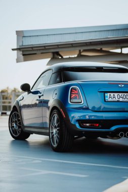 Kyiv, Ukrayna - 08.13.2021: Mini Cooper S