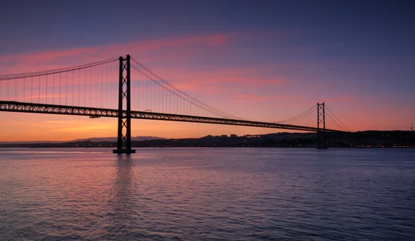 Orangefarbene Brücke — Stockfoto