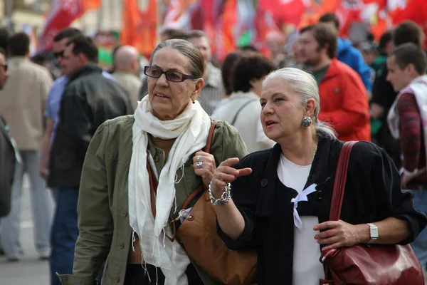 Niet-geïdentificeerde ouderen lid van de oppositie-campagne — Stockfoto