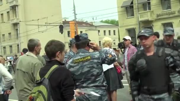 A polícia está na Marcha da oposição russa — Vídeo de Stock