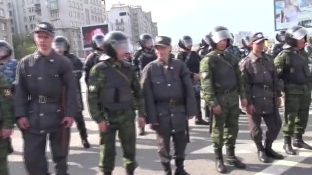 A polícia está na Marcha da oposição russa — Vídeo de Stock