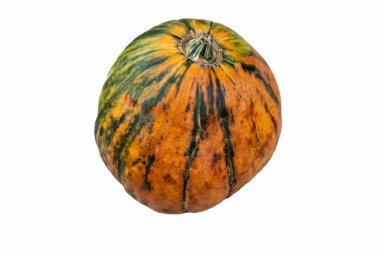 Beyaz arkaplanda izole edilmiş gerçekçi balkabağı, Cadılar Bayramı sembolü