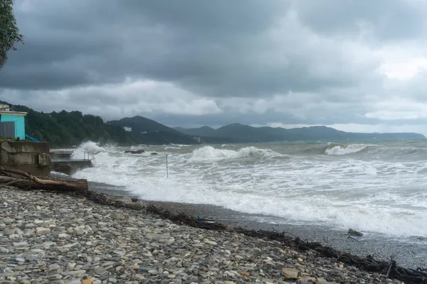 Tempête Sur Mer Noire Vagues Écrasant Sur Rivage Eau Brune — Photo