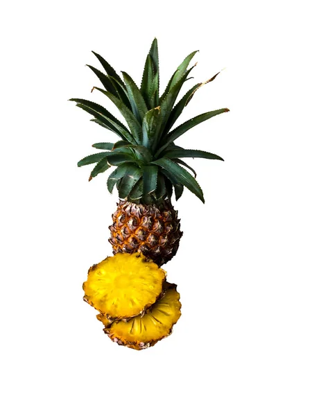 Foto Ananas Auf Weißem Hintergrund Isolieren Schneiden — Stockfoto