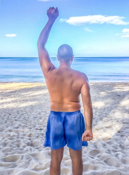 Man Goes Sports Does Exercises Seashore — Stock Photo, Image