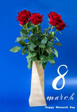 8 Mart Uluslararası Kadınlar Günü! Düz Yat, afiş, 8 Mart 'tan kalma çiçekli tebrik kartı.