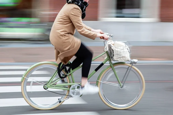 Woman Rides Bicycle City — Stock Photo, Image