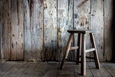 Klasik eski ahşap koltuk eski doku arka planda eski moda konsept el yapımı