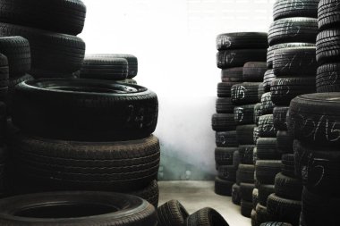 mağazada otomatik lastiği ve zaman etiketini yeniden kullan