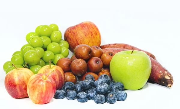 Mezcla Frutas Para Beber Jugo Saludable Uva Manzana Roja Arándano —  Fotos de Stock