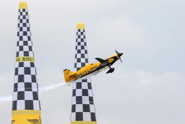 Nigel Lamb races at the Red Bull Air Race World Championship 2014. — Stock Photo, Image