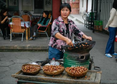 sokakta yemek: fırında kestane