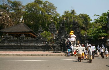 bir Bali adanmışlar girin