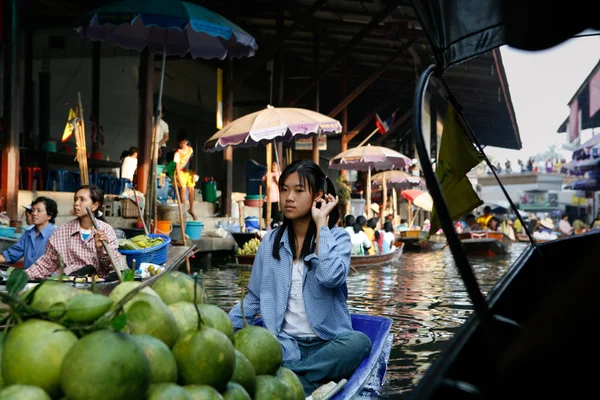 Damnoen Sasuak commerçants du canal — Photo