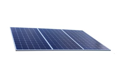 Fotovoltaik güneş enerjisi paneli beyaz arkaplanda izole edildi