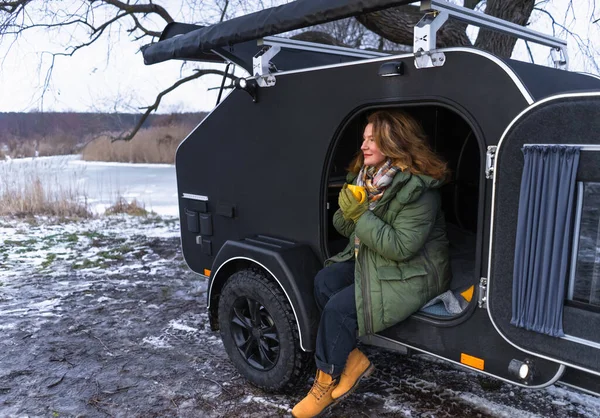 Charming Red Haired Middle Aged Woman Camper Trailer Alone Single — ストック写真