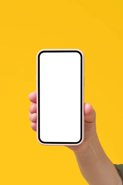 Najlepsza Oferta Smartfon Biały Ekran Dłoni Dojrzałej Kobiety Izolowane Białym — Zdjęcie stockowe