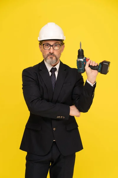 Architekt Mittleren Alters Geschäftsmann Mit Macht Elektrischer Schraubenzieher Mit Schutzhelm — Stockfoto