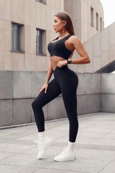 Mooie Fitness Vrouw Buiten Atletisch Meisje Legging — Stockfoto
