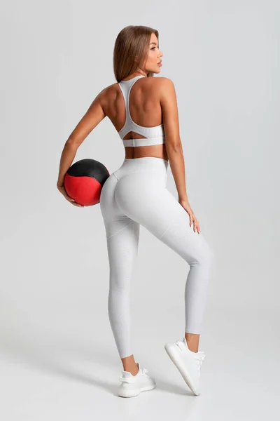 Fitness Woman Athletic Girl Training Medicine Ball Gray Background — Fotografia de Stock