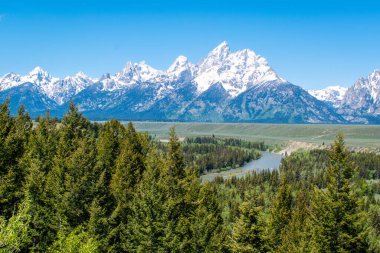 Wyoming 'deki dağların güzel manzarası.