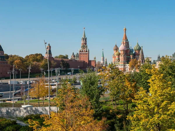 Парк Зарядье Фоне Московского Кремля Санкт Петербурга Собор Василия Блаженного — стоковое фото