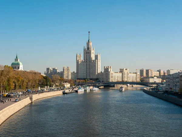 Zaryadye Park Floating Bridge View Moscow River Stalin Skyscraper Kotelnicheskaya — Stock Photo, Image