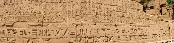 Panoramic View Wall Egyptian Hieroglyphs Ancient Drawings Karnak Temple Luxor — Stock Photo, Image
