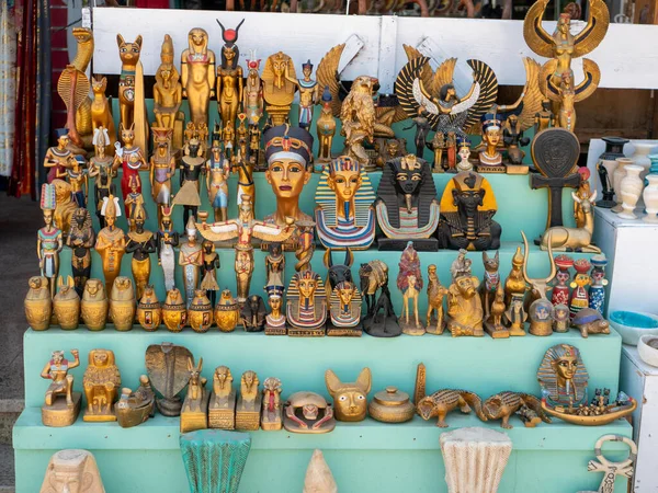 Luxor Egipto Octubre 2021 Venden Recuerdos Egipcios Brillantes Turista Puede — Foto de Stock