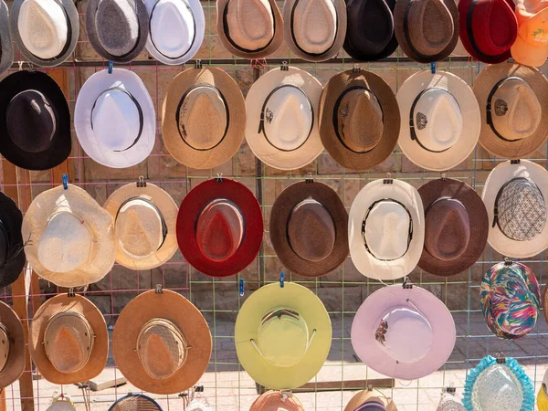 Kadınlar Erkekler Için Çok Renkli Şapkalar Satılıktır Luxor Mısır — Stok fotoğraf