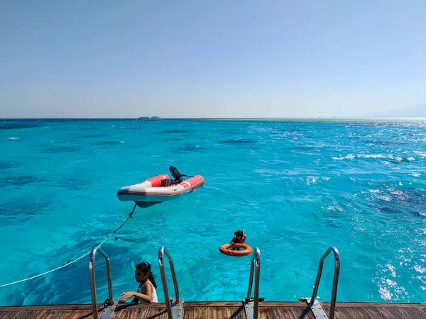 Hurghada Egypt October 2021 Children Lifebuoy Swim Yacht Azure Red — Stock Photo, Image