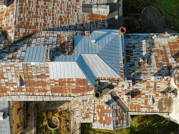 Verlassenes Gut Michailowka, Palast und Park aus dem 19. Jahrhundert. Luftfahrt — Stockfoto