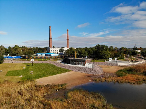 Park island of forts in Kronstadt near St. Petersburg. Urbanism. Public space 免版税图库图片