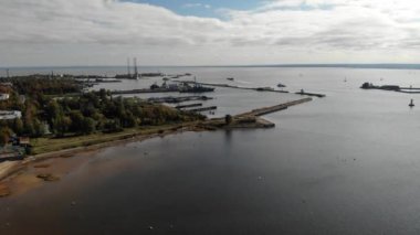 Askeri Rus limanı olan Kronstadt adası. Baltık Denizi Saint-Petersburg. 