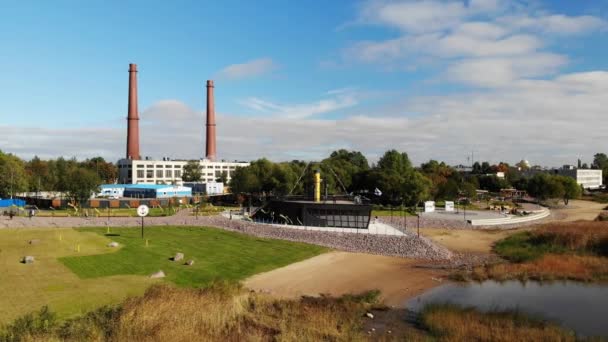 Parc insulă de forturi în Kronstadt lângă Sankt Petersburg. Urbanism. Spațiu public — Videoclip de stoc