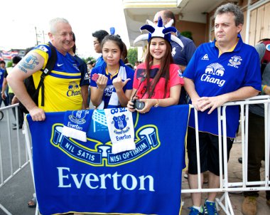 leicester city ve everton arasında maç sırasında fan