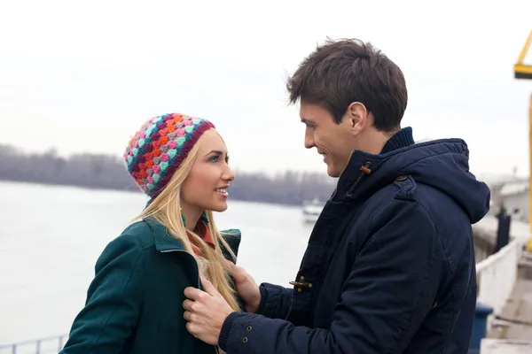 Couple in love gazing at each other — Stock Photo, Image