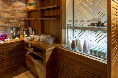 Boş bir otel restoranı, kantin.